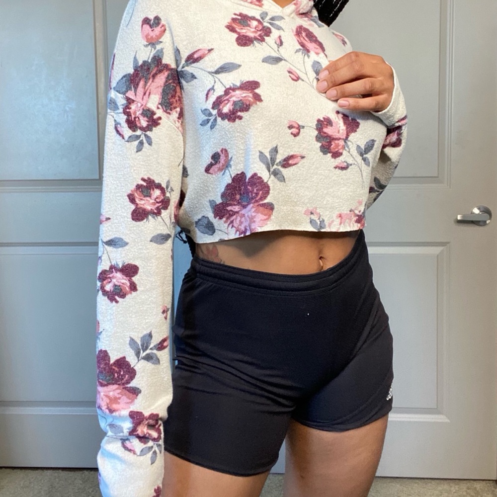 🍂Women’s Floral Crop Top
